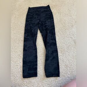 Black army Lululemon plants